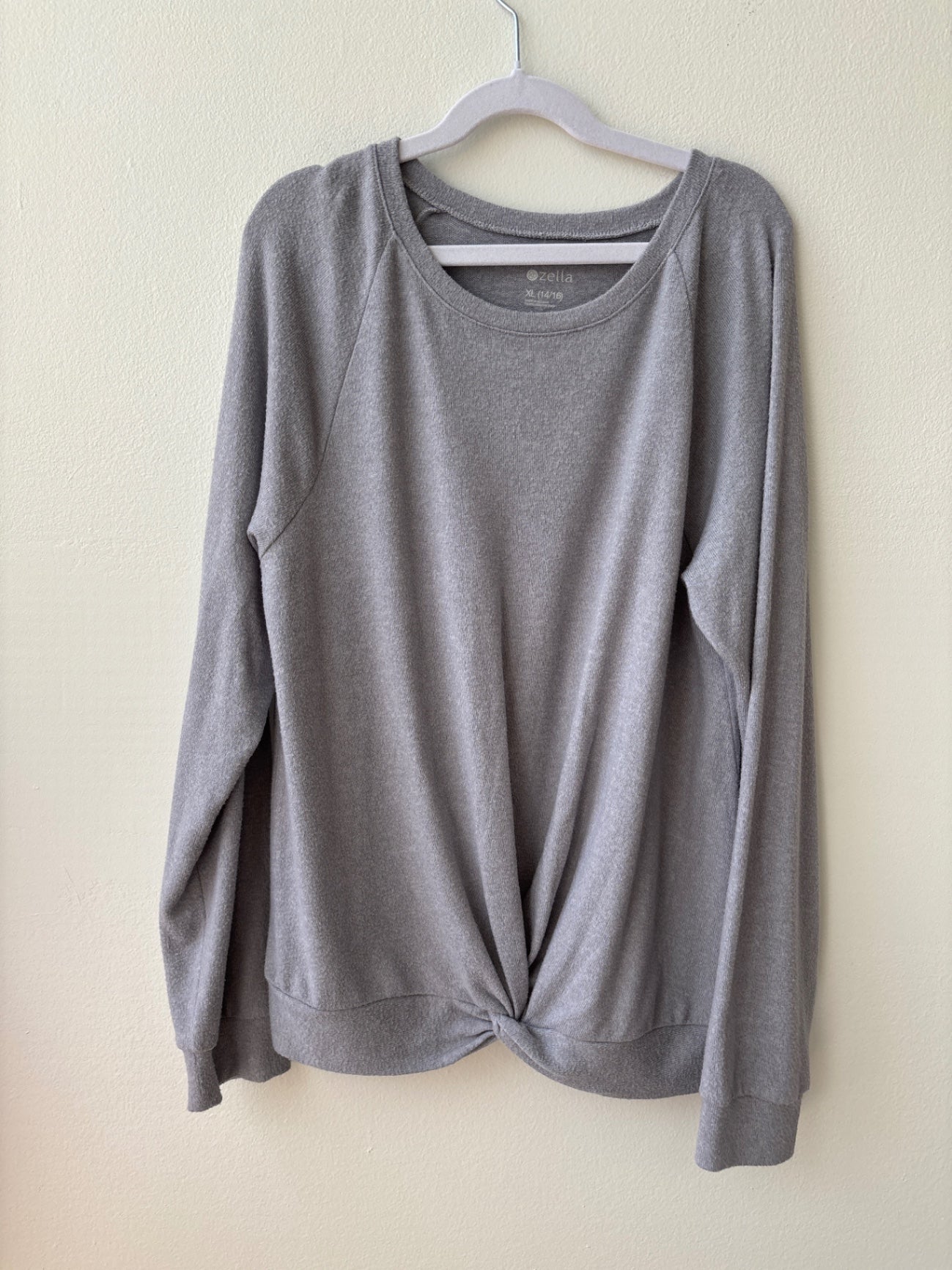 Zella | 14/16 | Long Sleeve T-Shirt - Gray - Knot Front