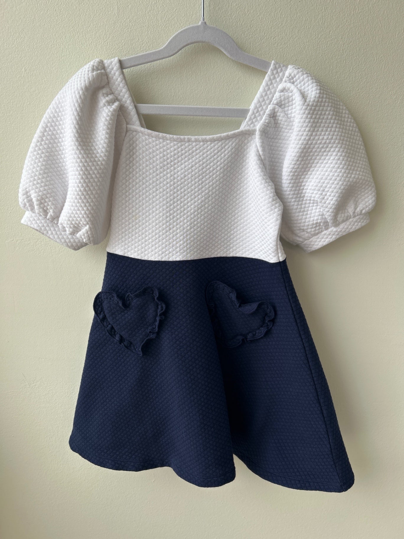 Janie and Jack | 6 | Dress - White - Quilted w/ hearts