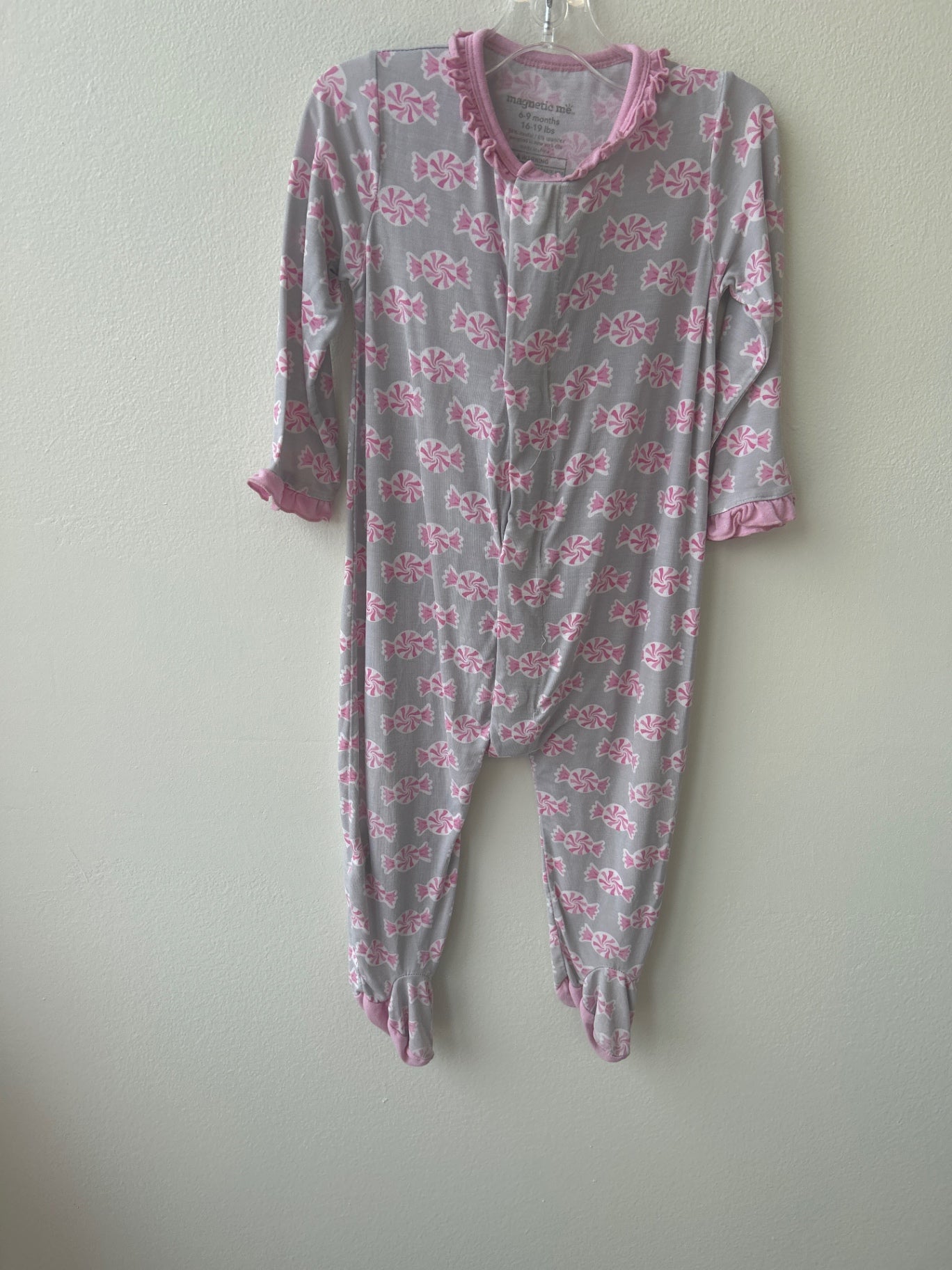 Magnetic Me | 6 - 9 Months | Onesie - Gray - Candy