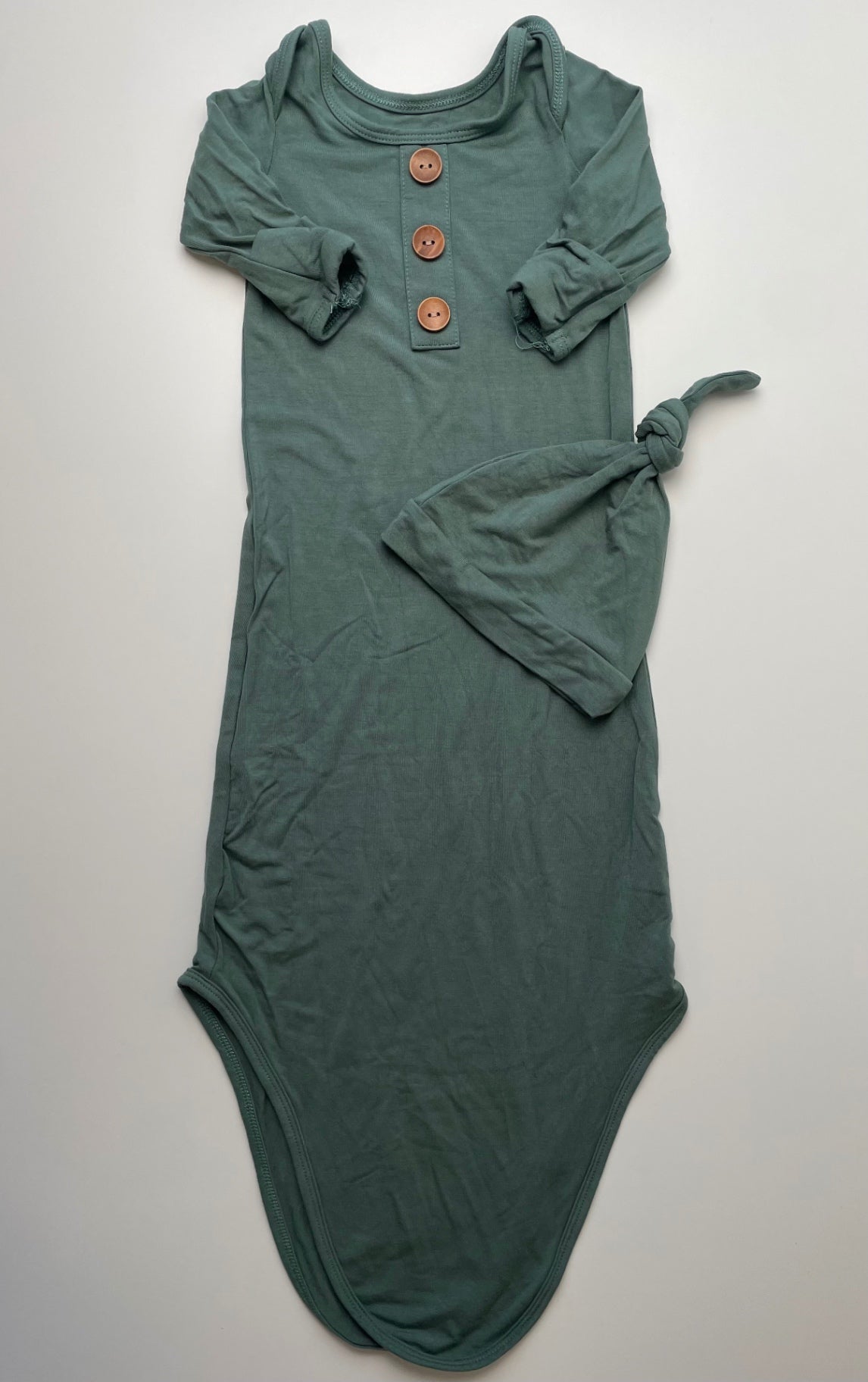 Caden Lane Onesie - Green Knot Gown w/ Hat | size 0 - 3 Months