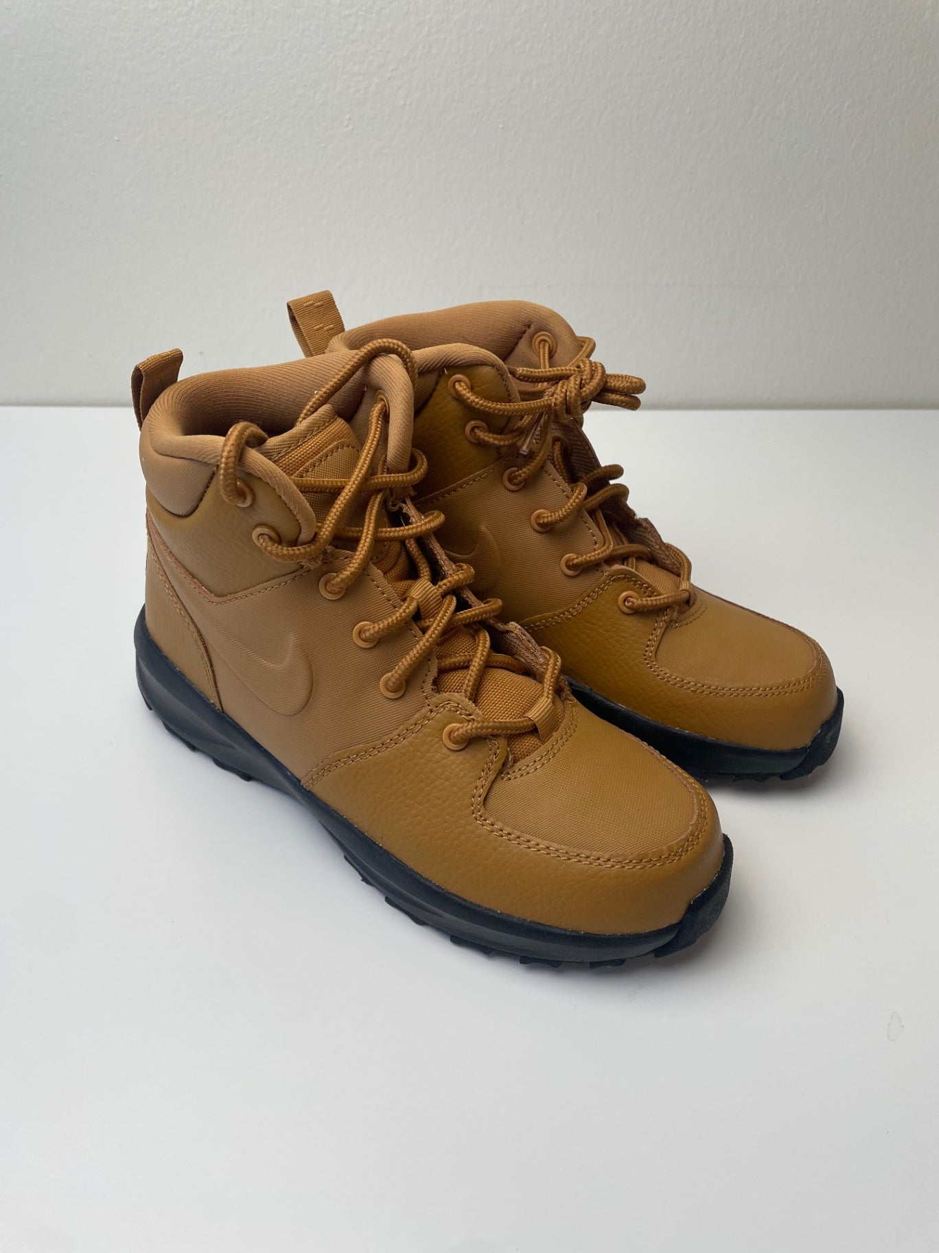 Nike Shoes - Tan Manoa LTR Sneaker Boots | size Shoe 1