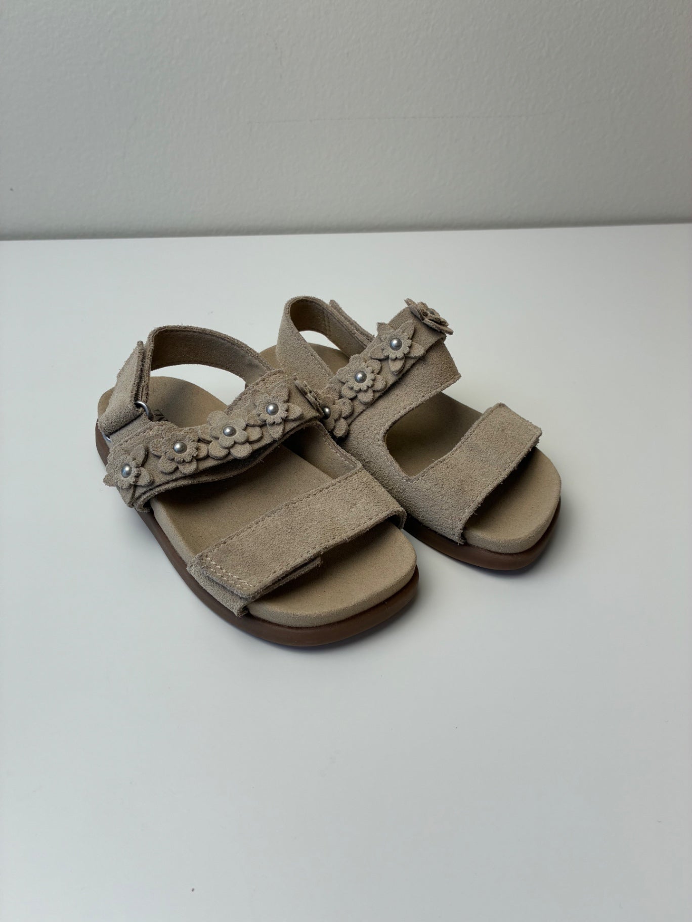 Zara Shoes - Tan Flower Suede Sandals | size Shoe 9