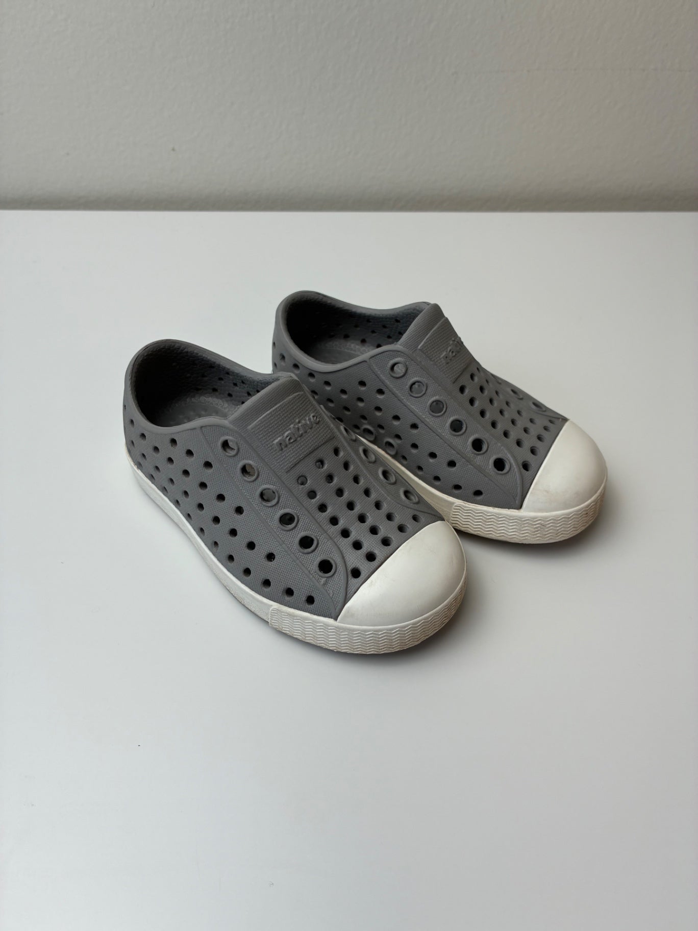Native Shoes - Gray Jefferson Sugarlite | size Shoe 6