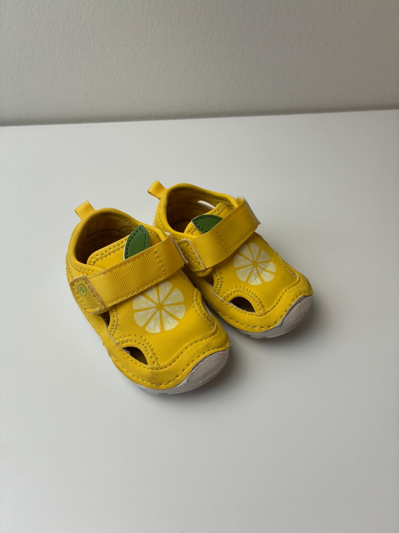 Stride Rite Shoes - Yellow Soft Motion Lemon Sandal | size Shoe 3.5