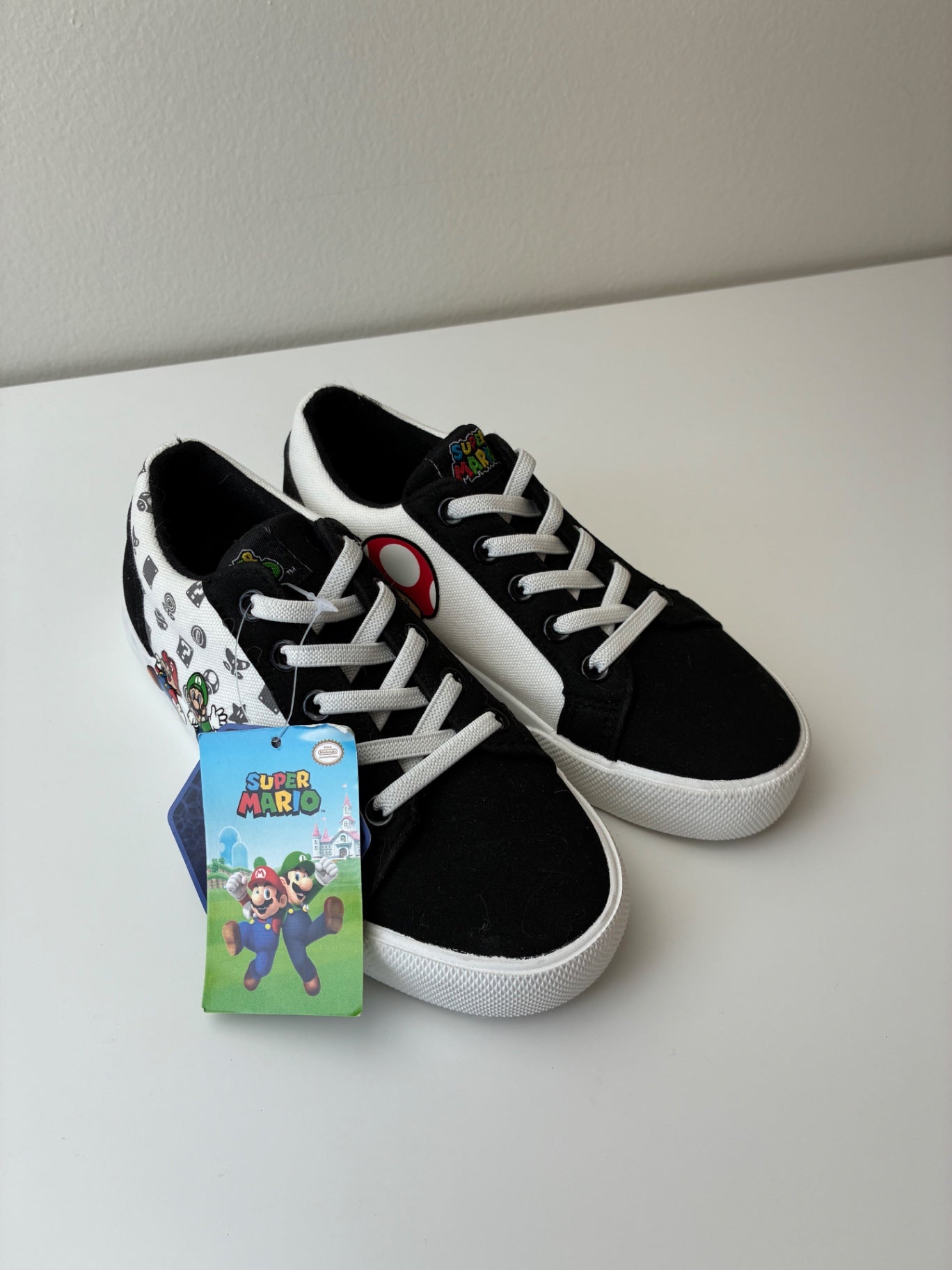 Super Mario Shoes - Black Elastic Lace Sneakers | size Shoe 1