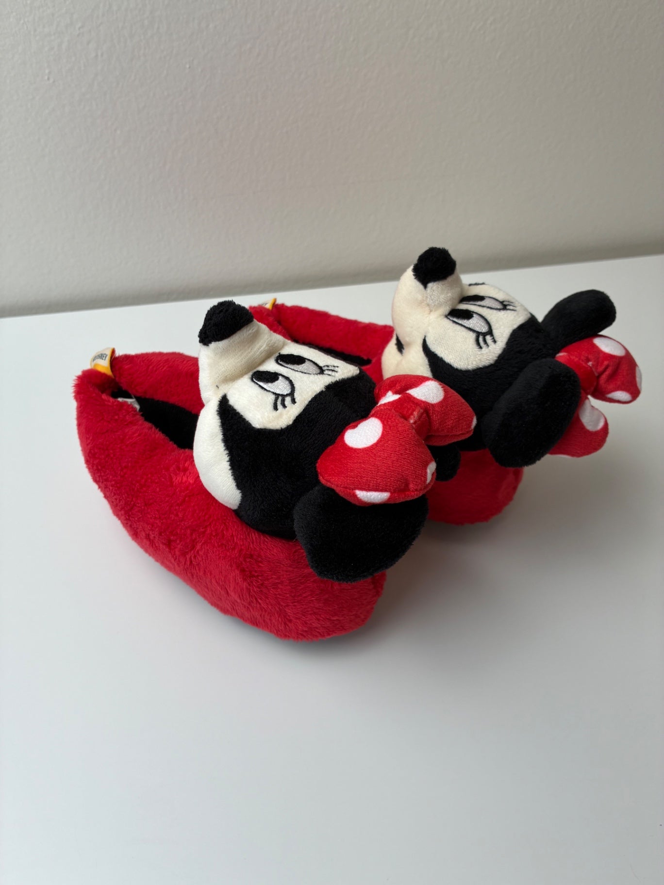 Disney Shoes - Red Minnie Mouse Slippers | size Shoe 5