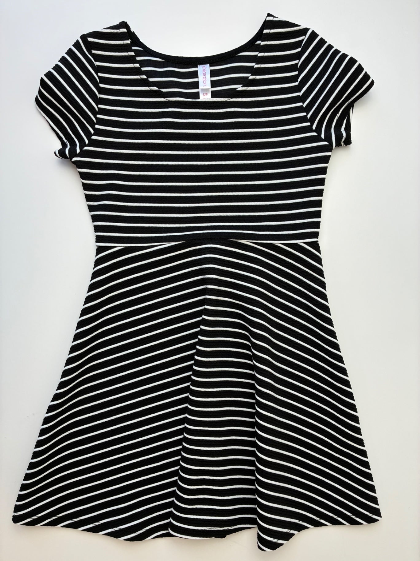 Xhilaration Dress - Black Striped Short Sleeve | size 6/7