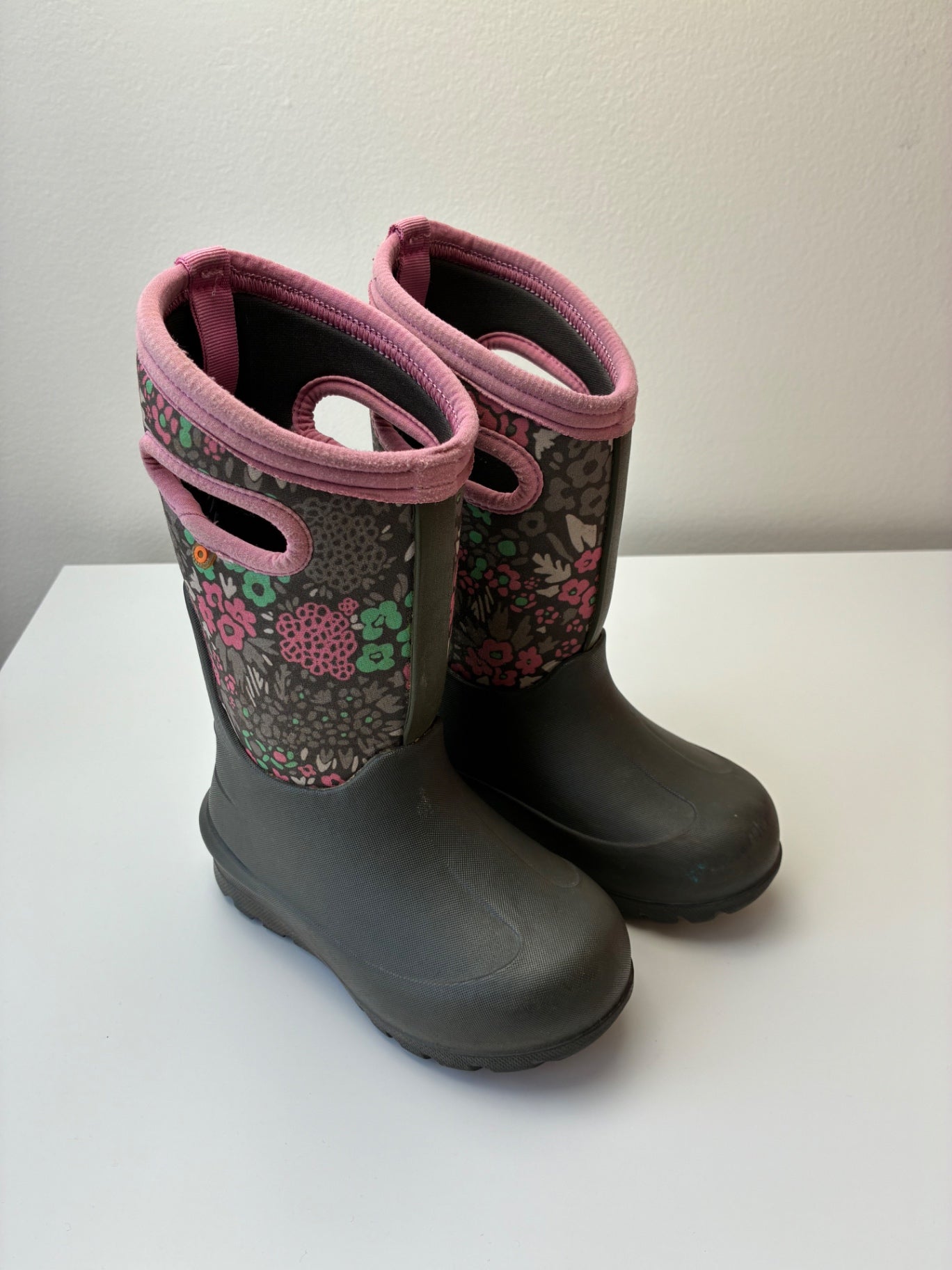 Bogs Shoes - Gray Floral Winter Boots | size shoe 10