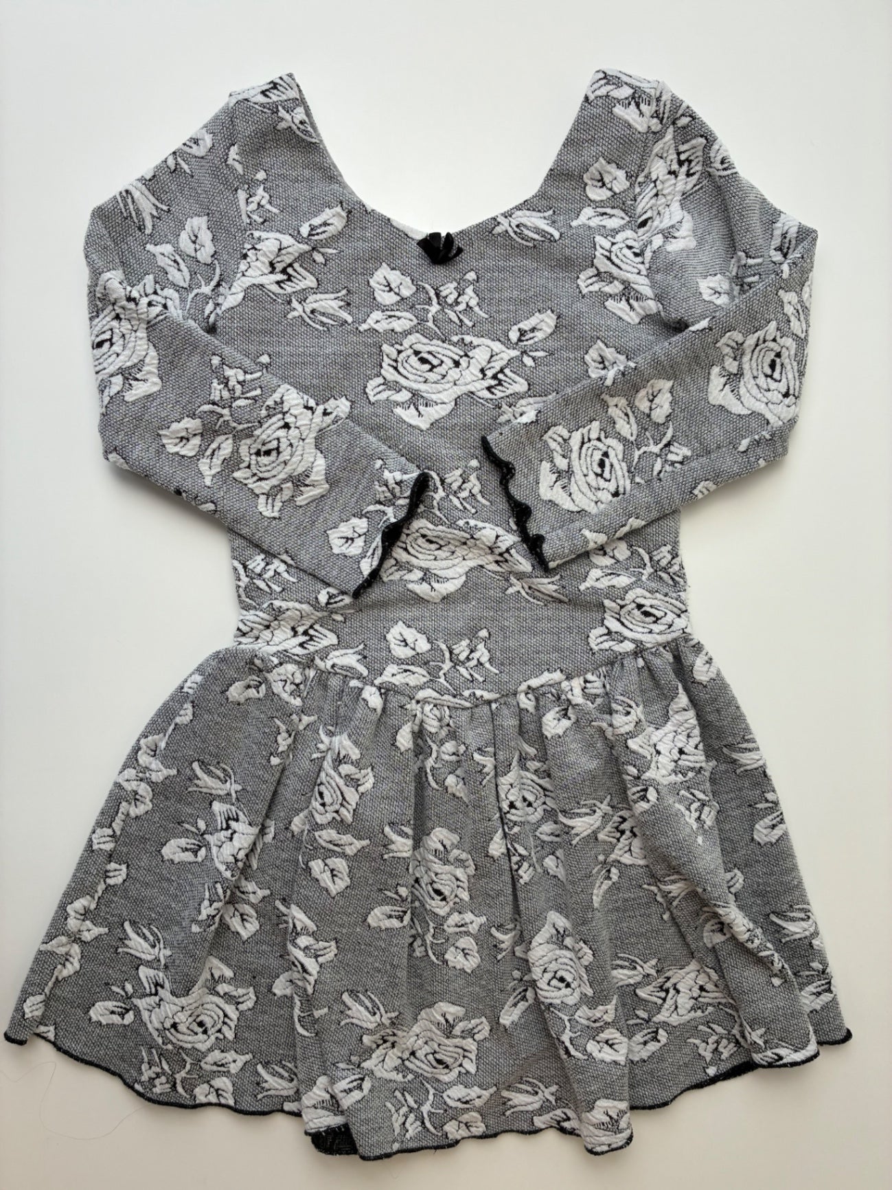 Girl and a Mouse Dress - Gray Floral Knit | size 6