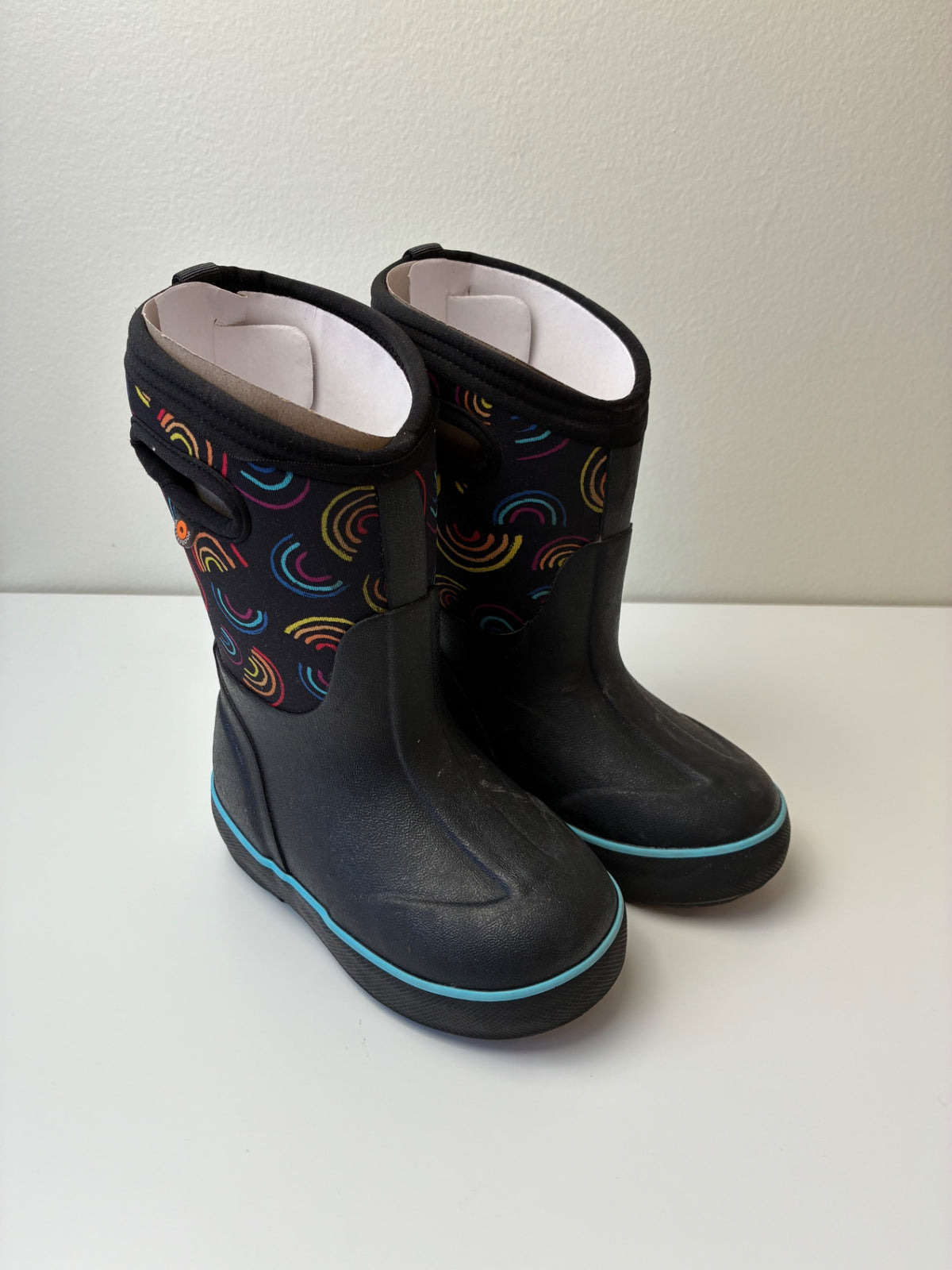Bogs Shoes - Black Rainbow Insulated Boots | size Shoe 9