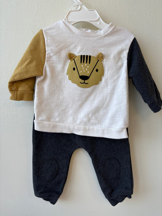 Focus | 9 Months | 2 Piece Ensemble - Gray - Lion Sweatshirt + Sweatpants