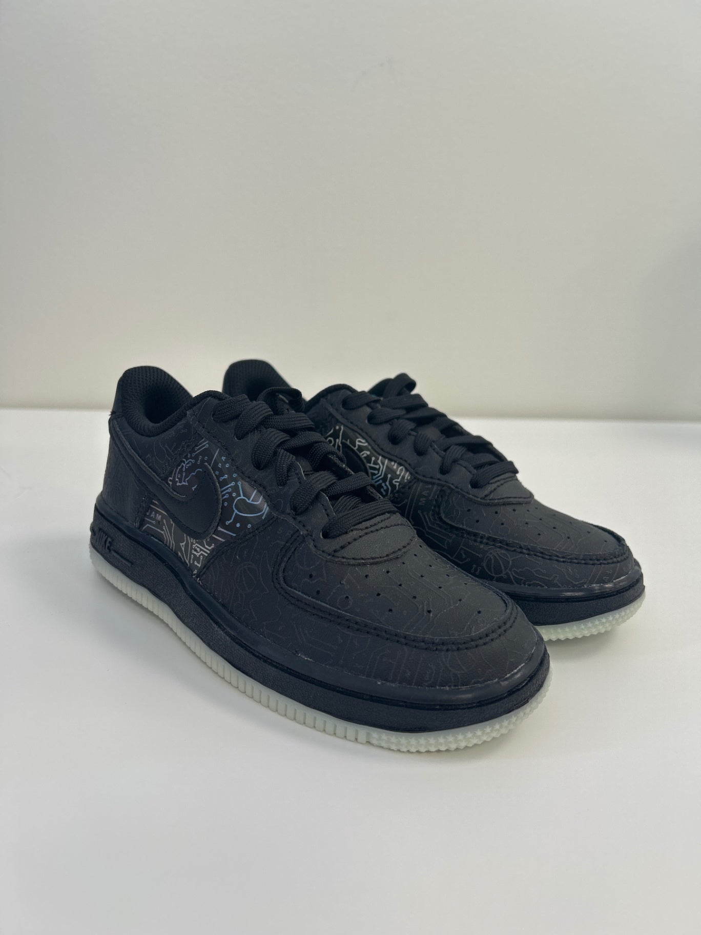Nike Black Patterned Shoes – Size shoe 13