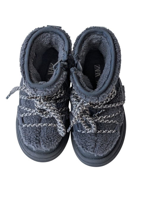 Zara Boots - Grey Fleece | size shoe - 8