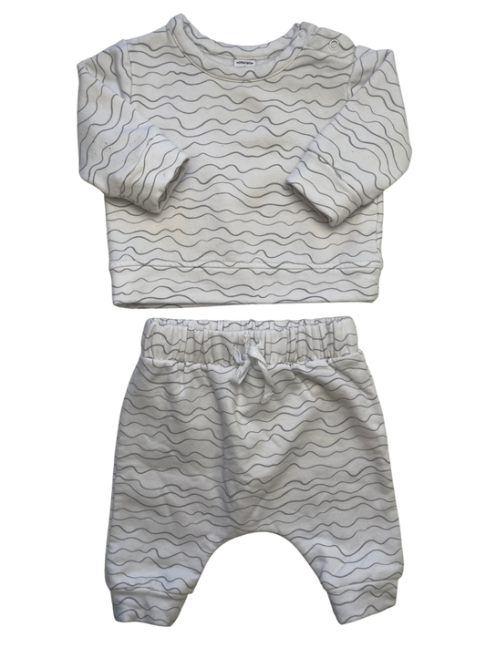 Nordstrom 2 Piece Ensemble - White Wavy Stripes | size 3 Months