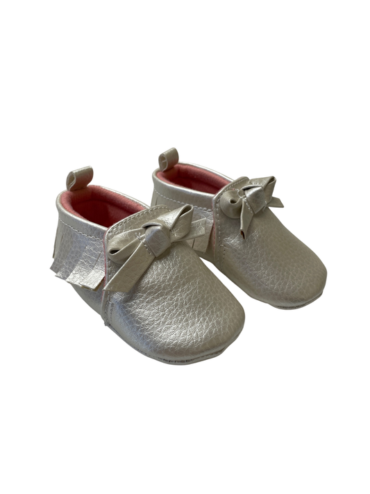 Carter's Shoes - White Metallic Fringe | size 0 - 3 Months
