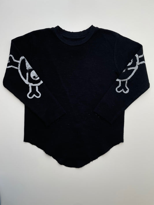 Nununu Long Sleeve T-Shirt - Black Skull and Cross Bones Ribbed | size 4T/5T