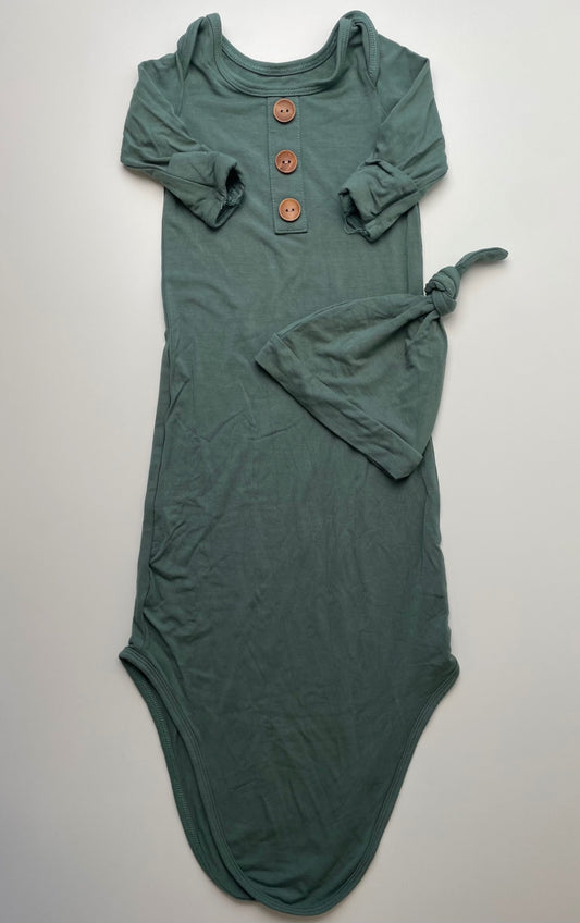 Caden Lane Onesie - Green Knot Gown w/ Hat | size 0 - 3 Months