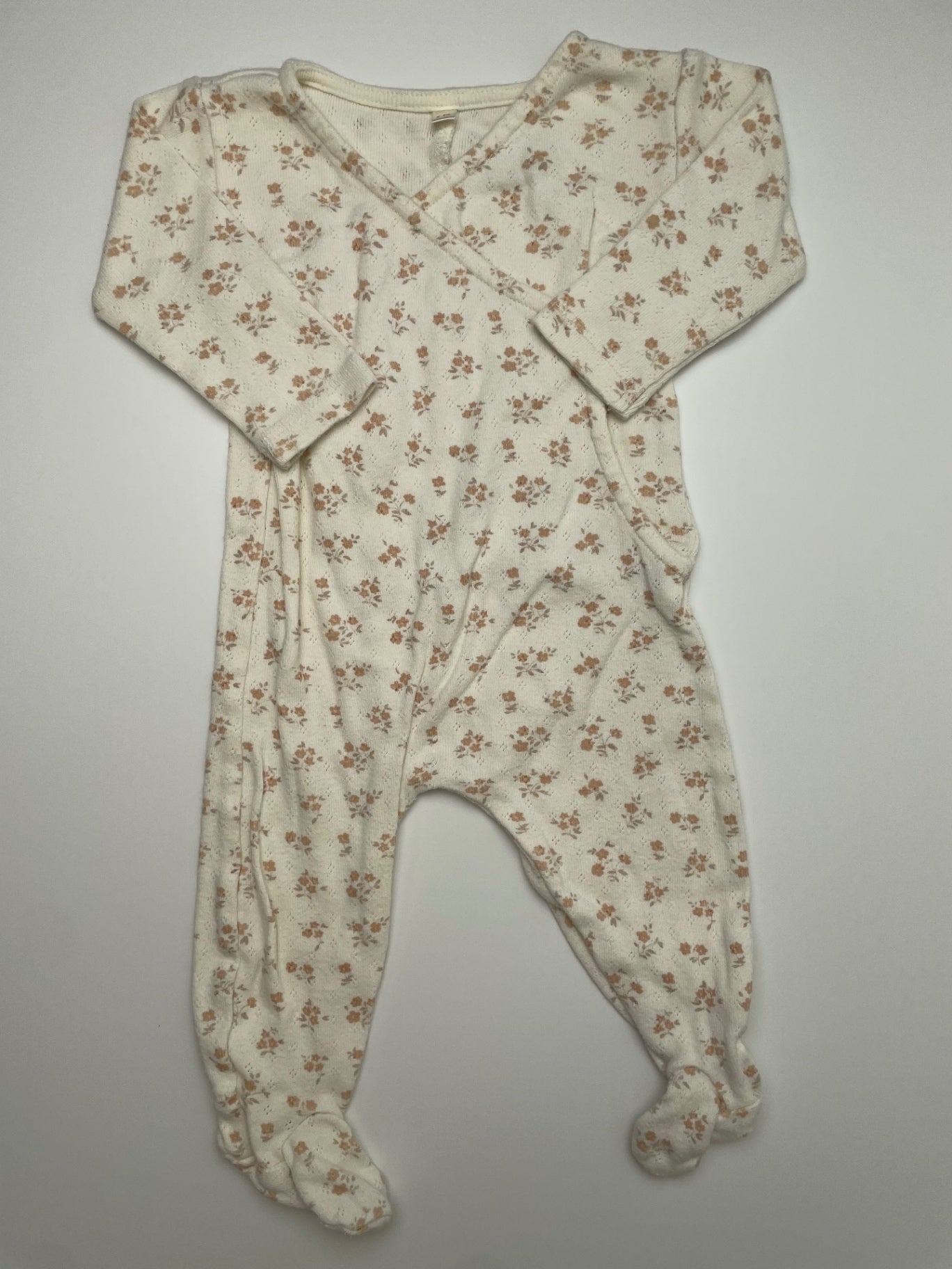 Quincy Mae Onesie - Cream Floral | size 0 - 3 Months