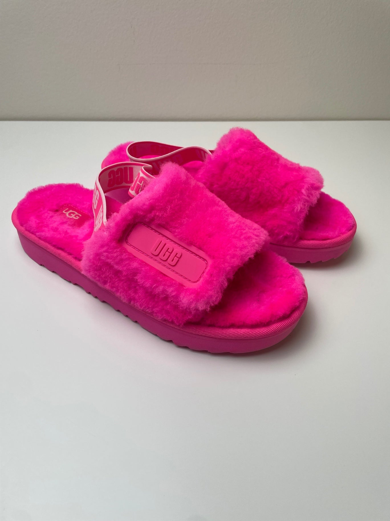 UGG Shoes - Pink Slippers | size Shoe 5