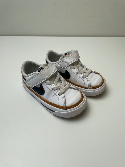 Nike Shoes - White Court Legacy Sneaker | size Shoe 7