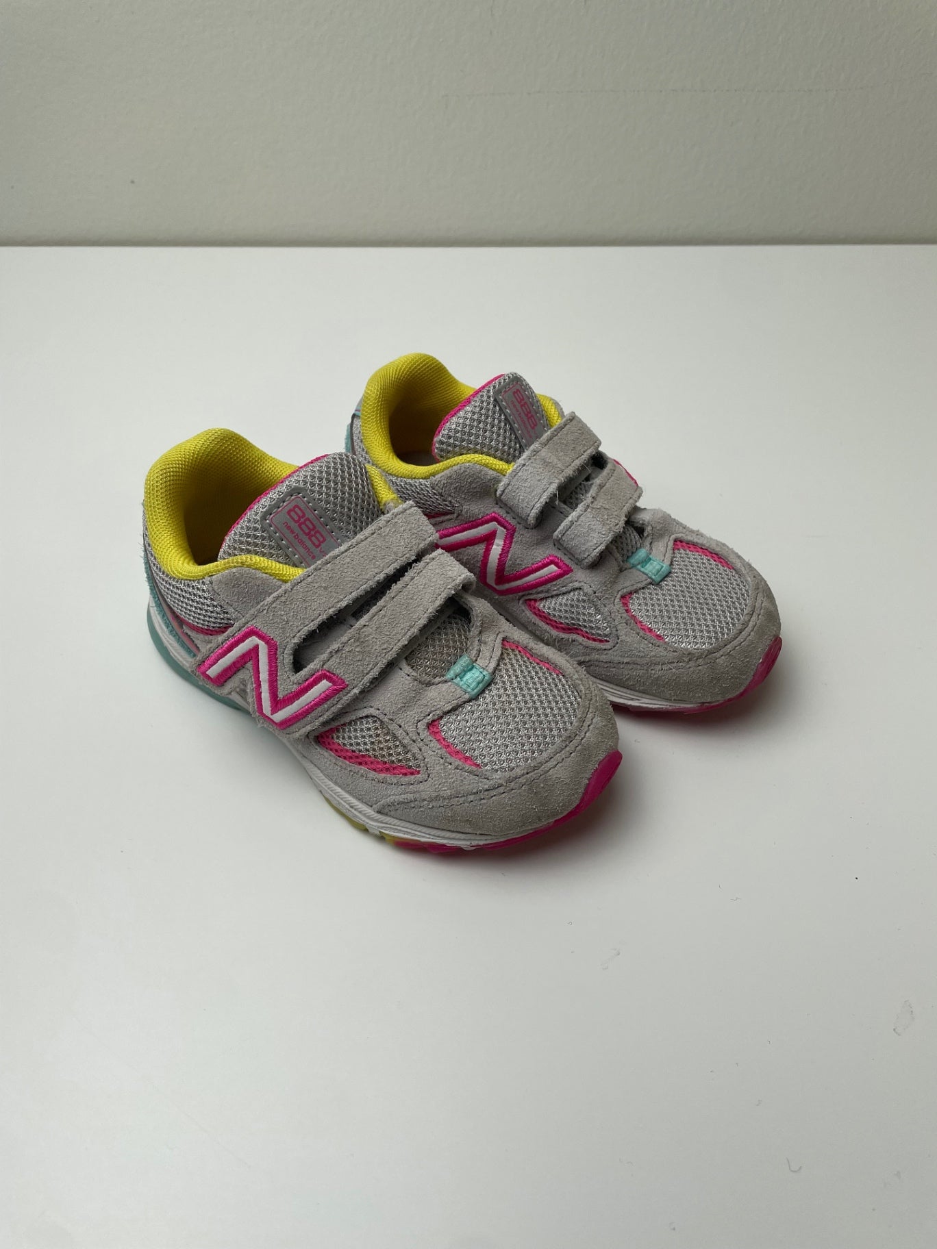 New Balance Shoes - Gray 888v2 Hook and Loop Sneaker | size shoe 7.5