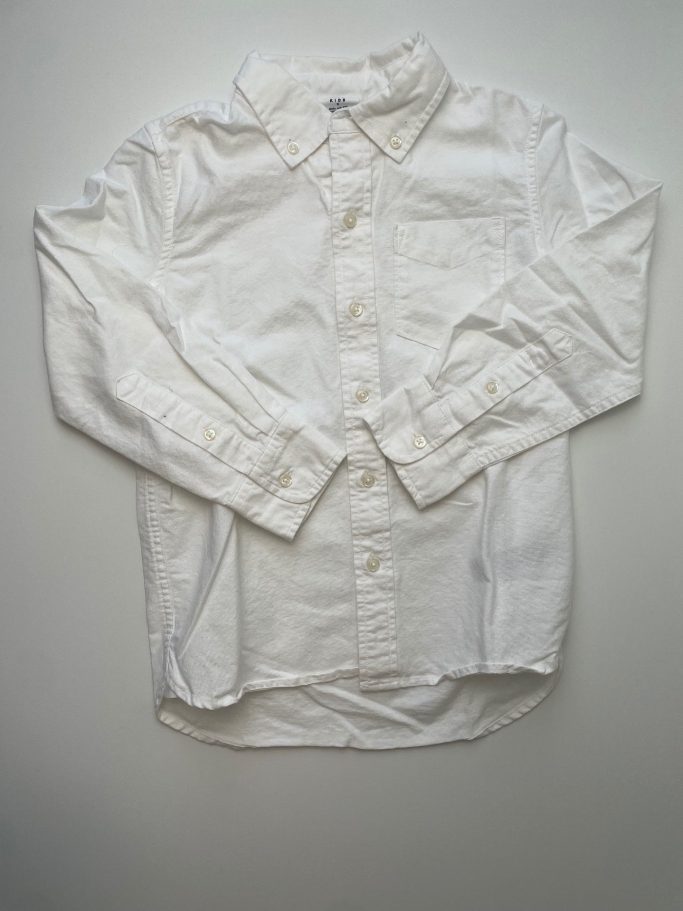 Gap Kids Shirt - White Solid Button Down | size 6/7