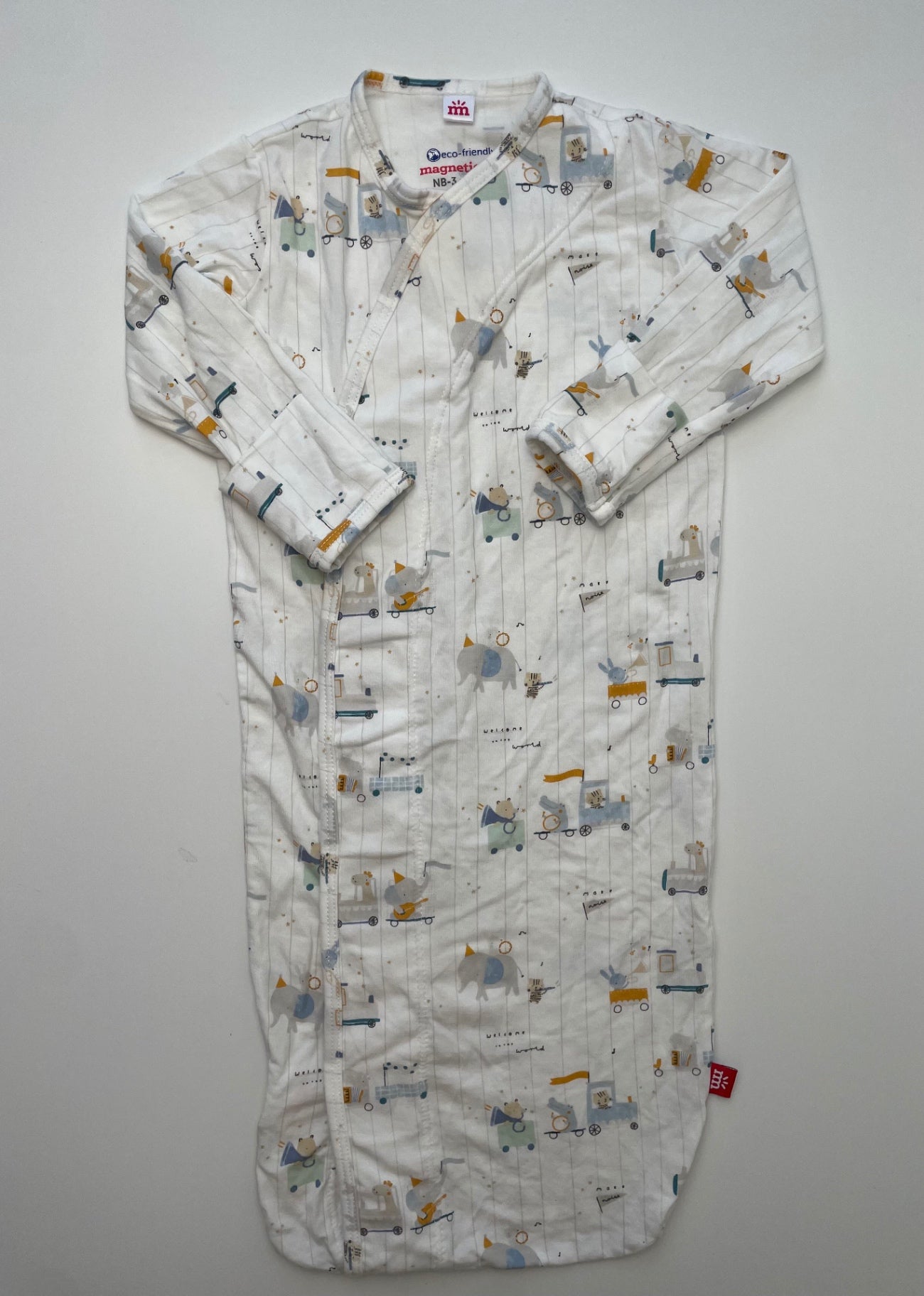 Magnetic Me Onesie - White Animals in Wagons Sleepsack + Hat | size 0 - 3 Months