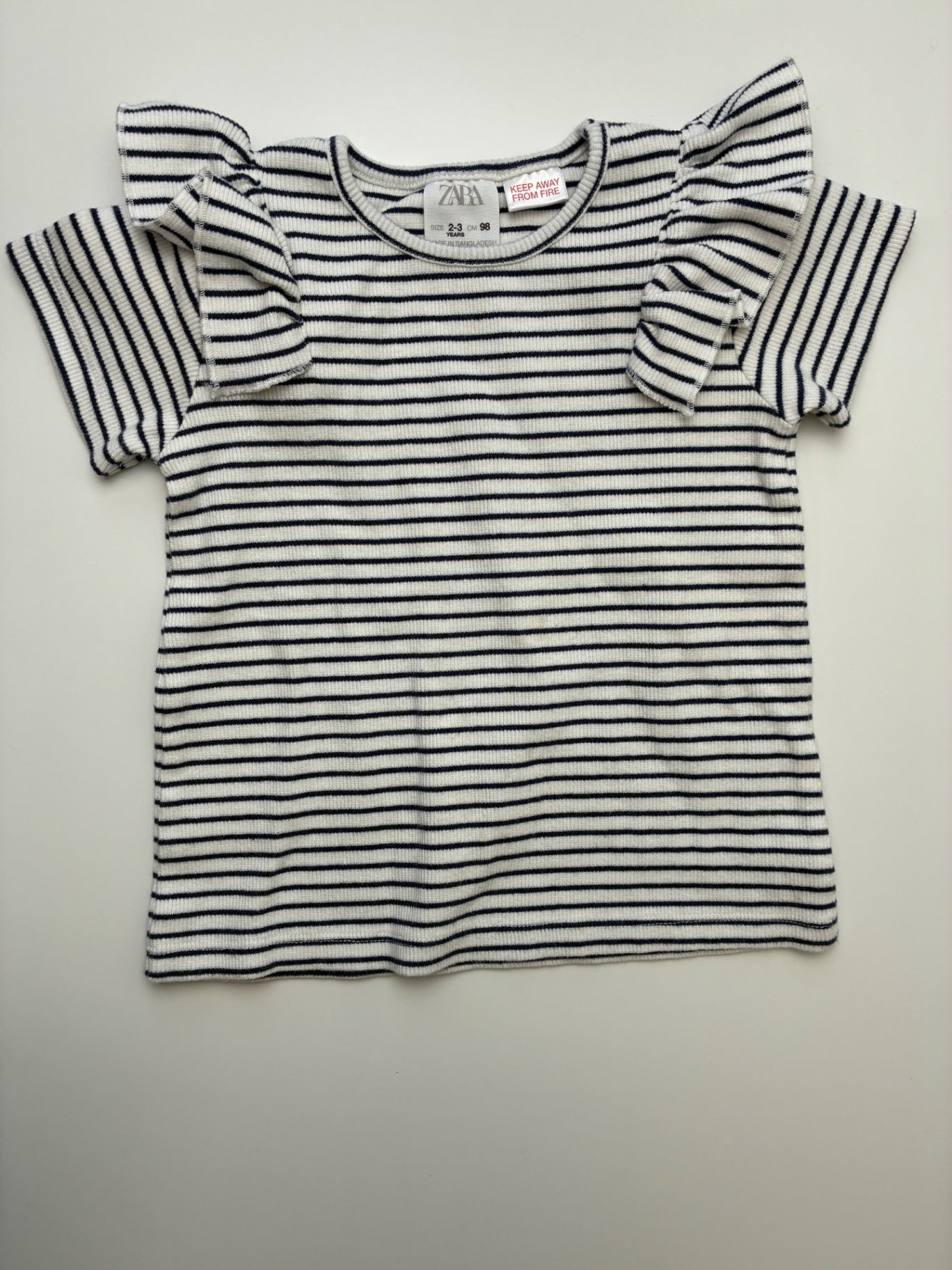 Zara T-Shirt - White Ribbed Stripe | size 2T/3T