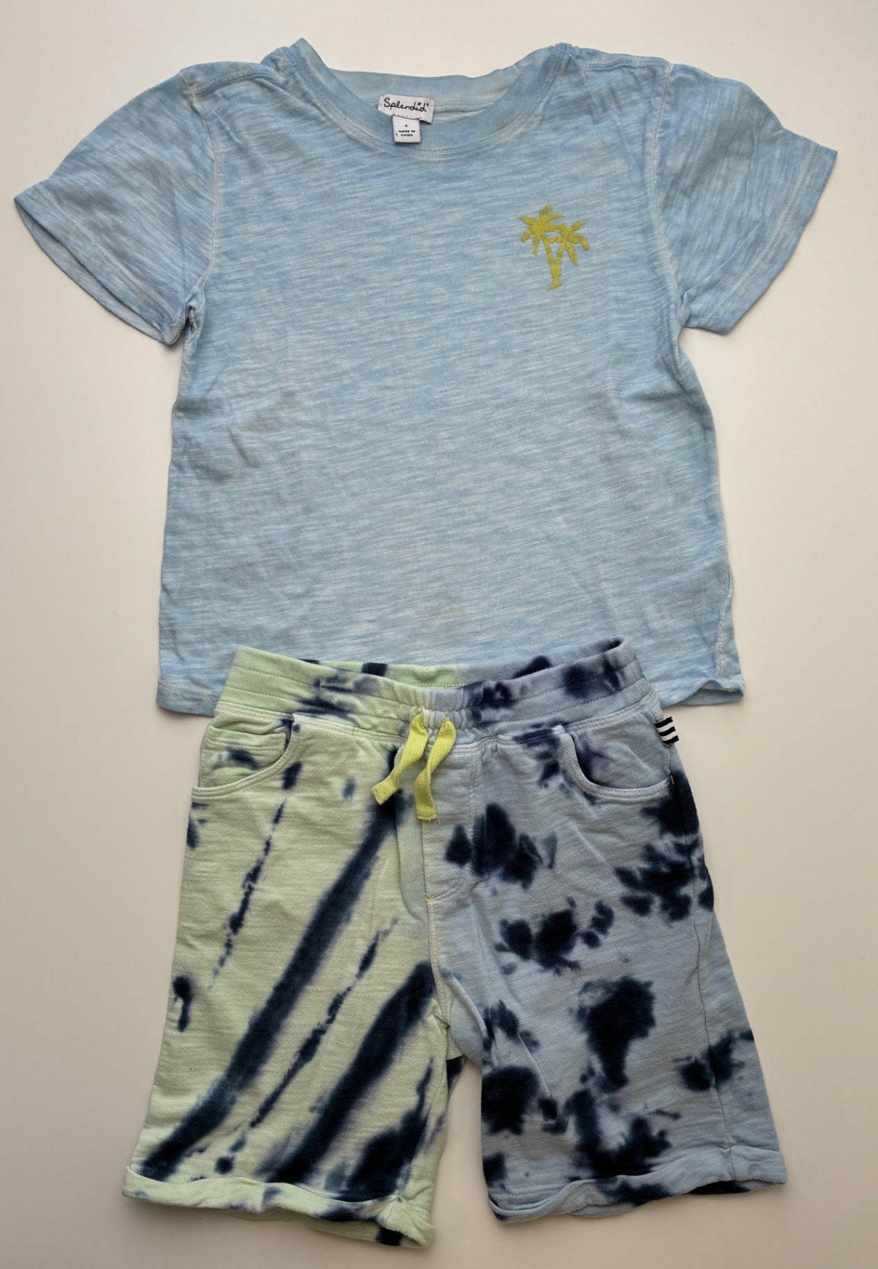 Splendid 2 Piece Ensemble - Blue Heathered T-Shirt + Tie Dye Shorts | size 4T