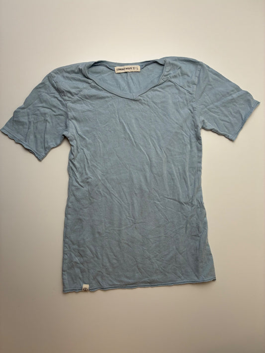 Lennon + Wolfe T-Shirt - Blue Solid V-Neck | size 6