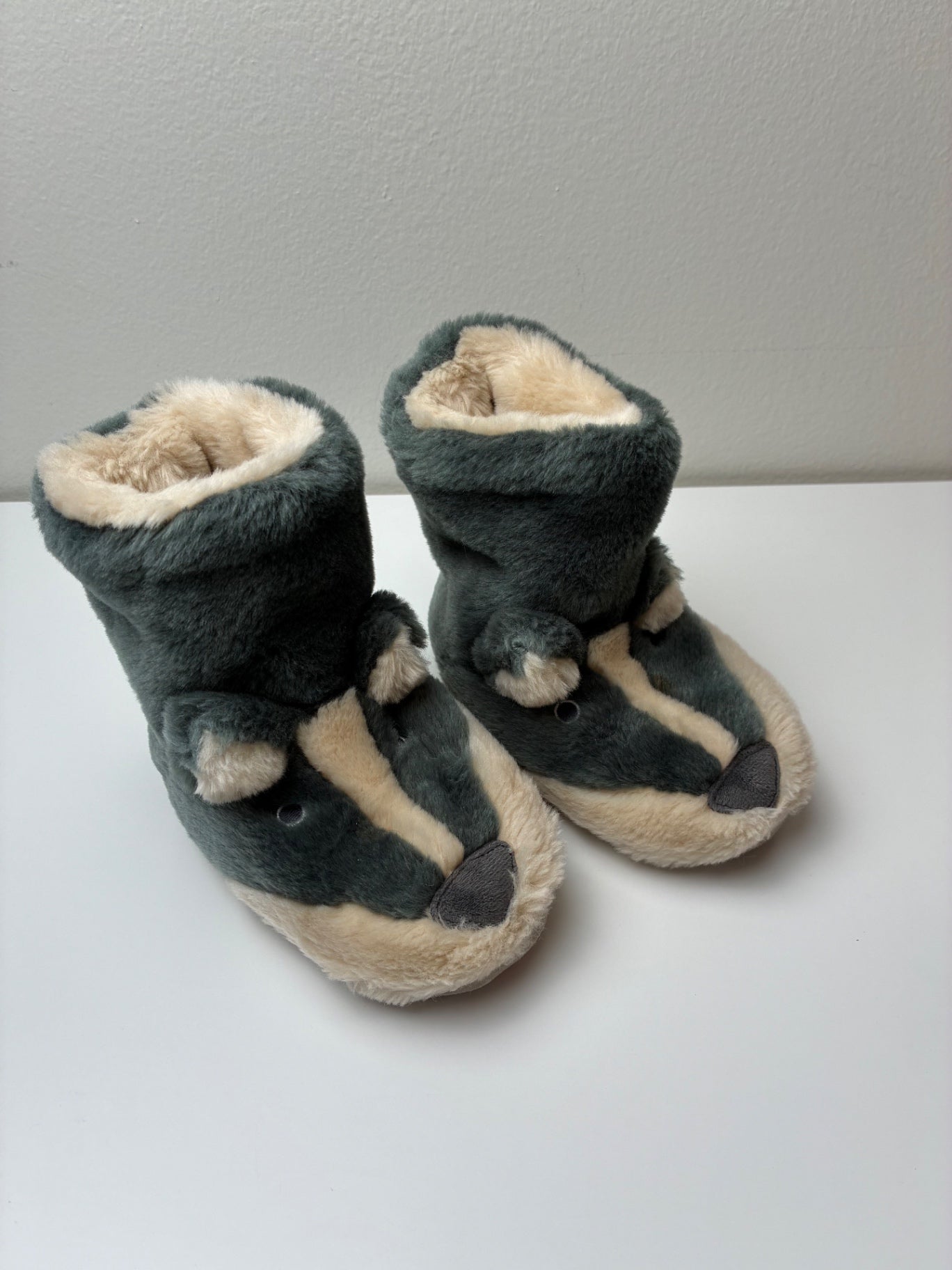 Mini Boden Shoes - Gray Fuzzy Koala Slippers | size Shoe 8.5