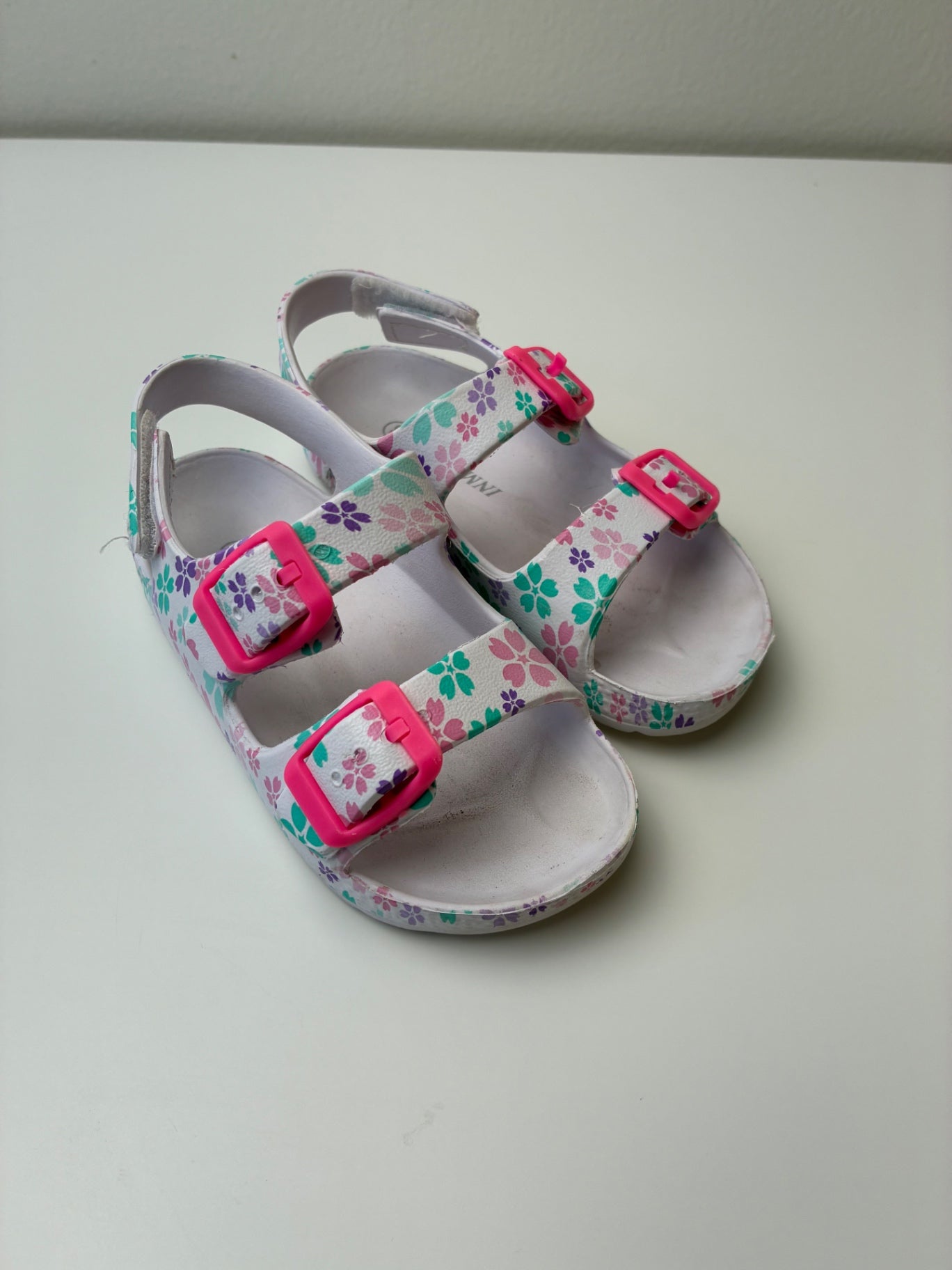 Inminpin Shoes - White Floral Rubber Sandals | size Shoe 8