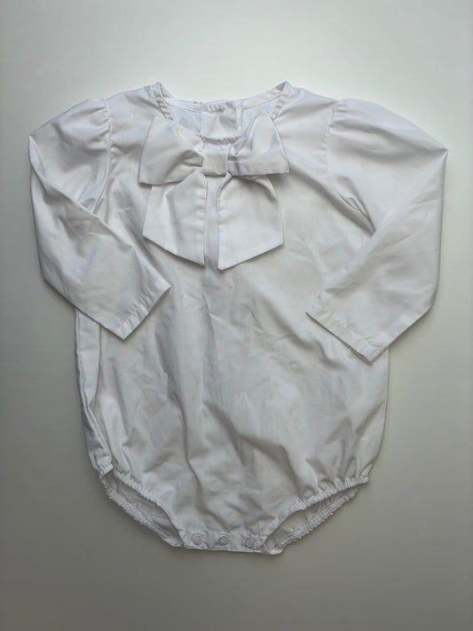 The Beaufort Bonnet Company Onesie - White Long Sleeve w/ Bow | size 2T
