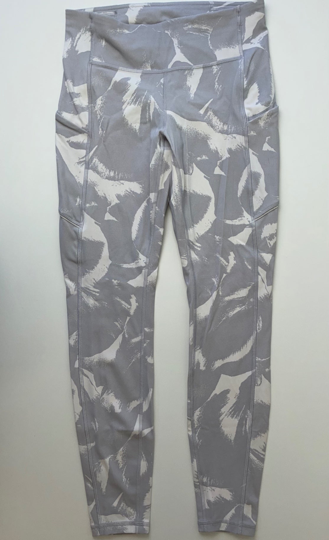 Lululemon Leggings - Gray High Rise w/ Pockets (Adult Size 6) | size Women's 6