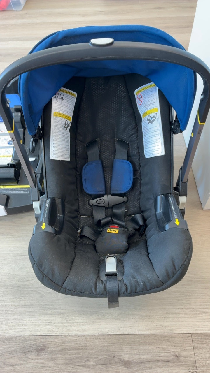 doona - Car Seat + Stroller and 2 Latch Bases