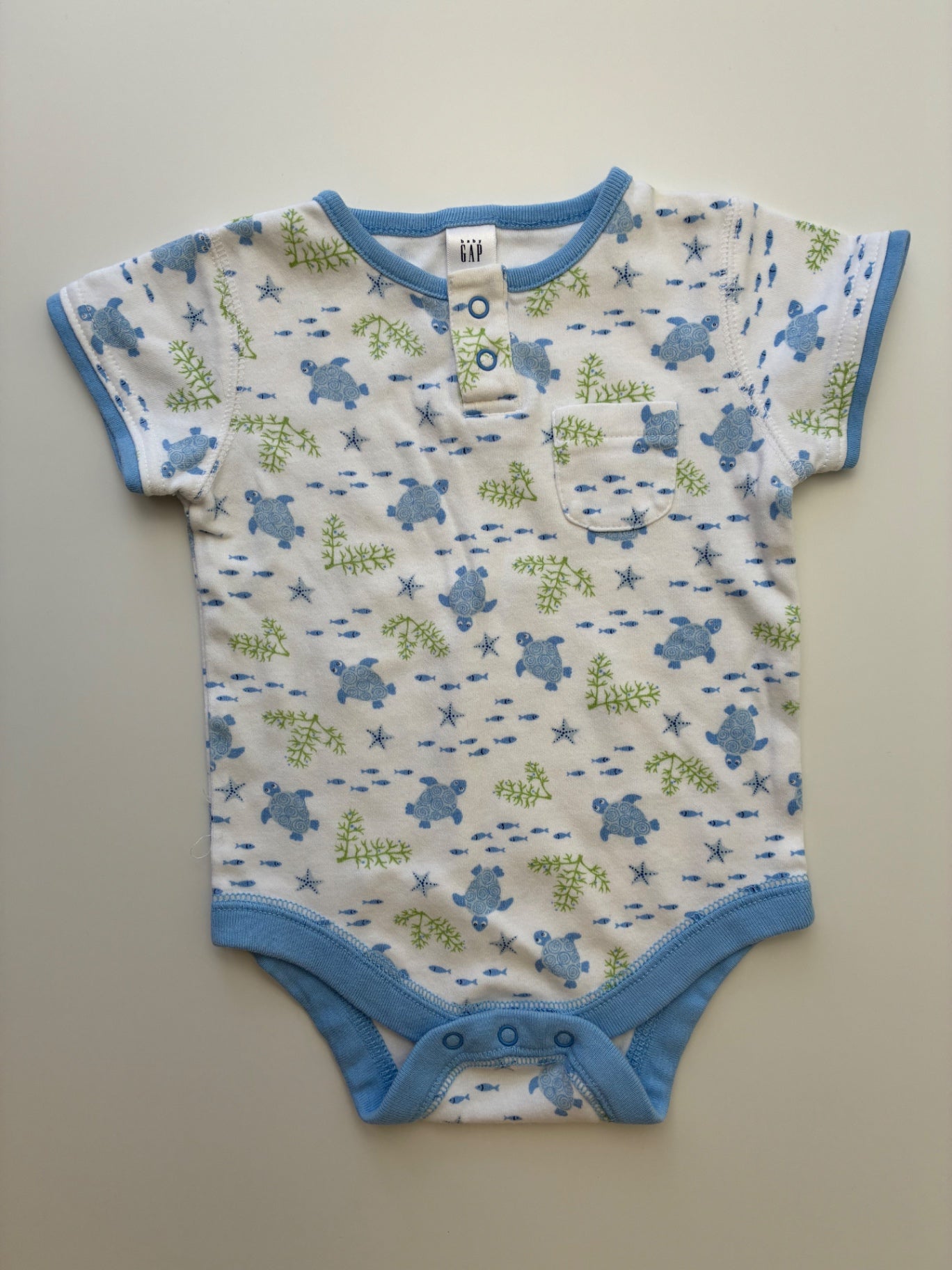 Baby Gap Onesie - White Turtles 100% Cotton | size 3 - 6 Months