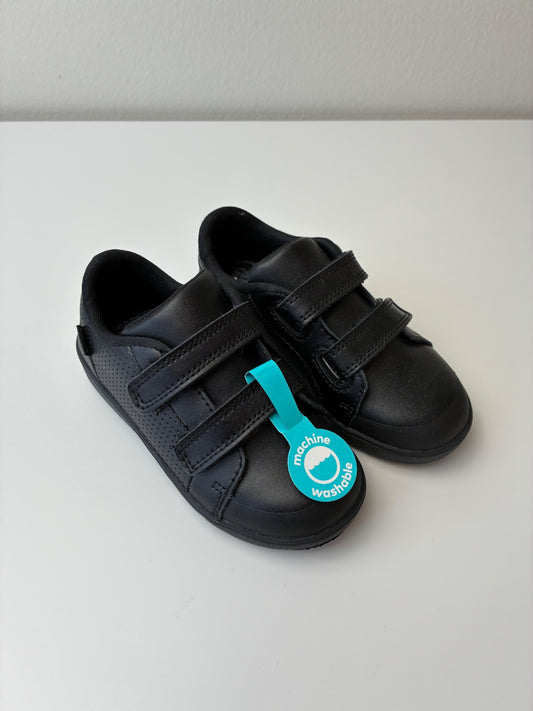 Stride Rite Shoes - Black Made 2 Play Velcro Sneaker | size Shoe 8.5
