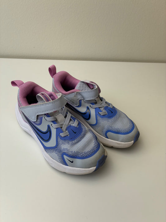 Nike Shoes - Gray Cosmic Runner Sneaker | size Shoe 11