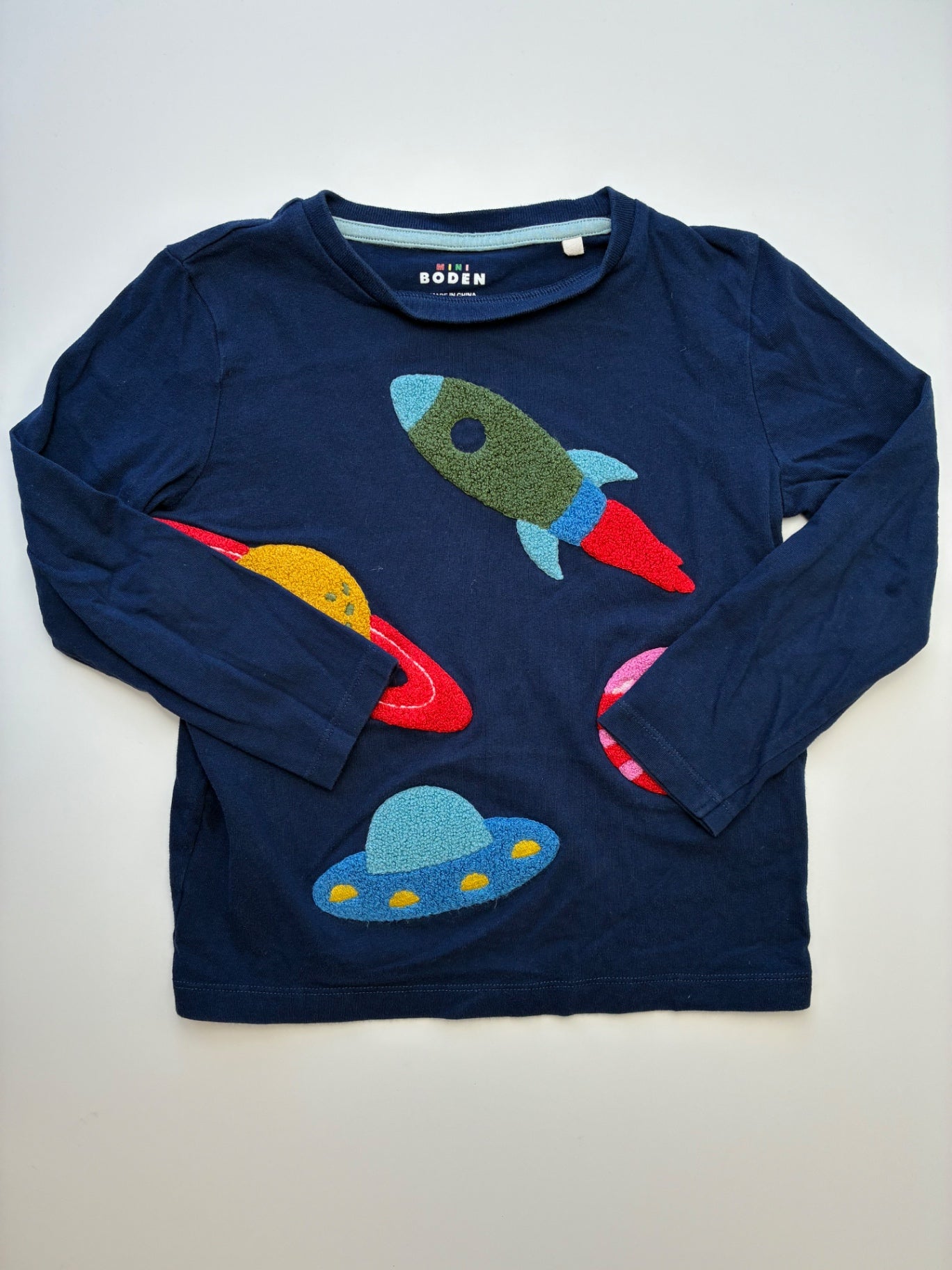 Mini Boden Long Sleeve T-Shirt - Navy Blue Planets + Rocket Appliqué | size 5T/6