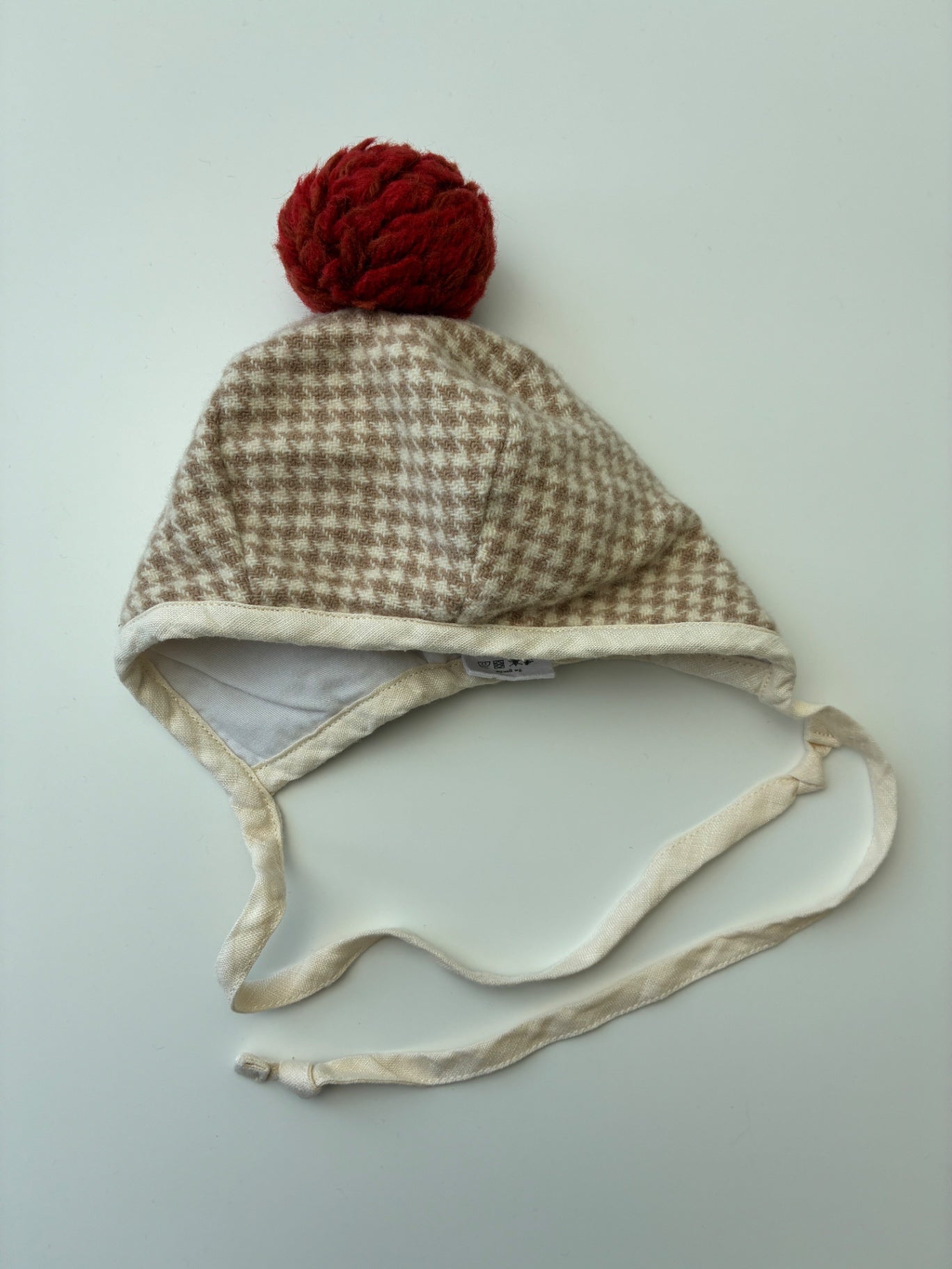 Briar Hat - Tan Houndstooth Pom Bonnet