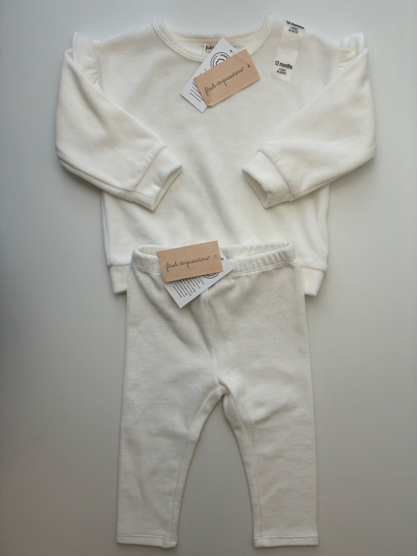 First Impressions 2 Piece Ensemble - White Velour Crewneck + Pants | size 12 Months