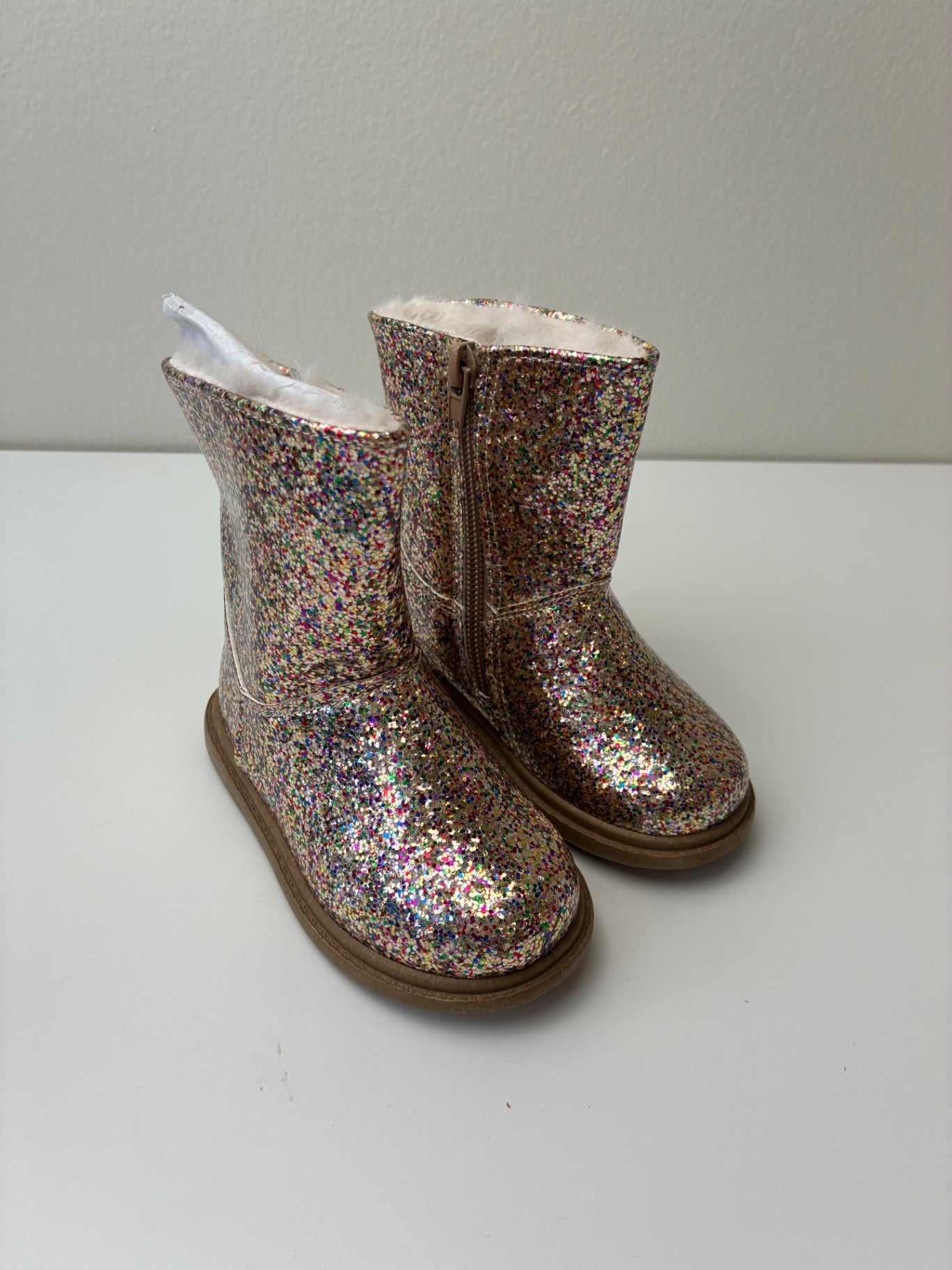Rachel Shoes Shoes - Multicolor Rainbow Glitter Fur Lined Boot | size Shoe 6