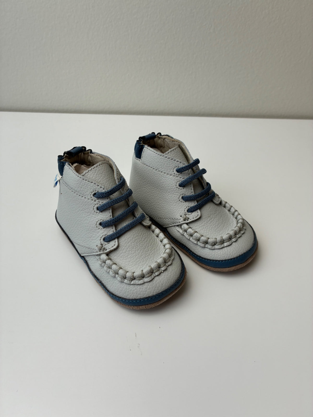 Robeez Shoes - Gray 100% Leather Glen Desert Boot | size Shoe 4