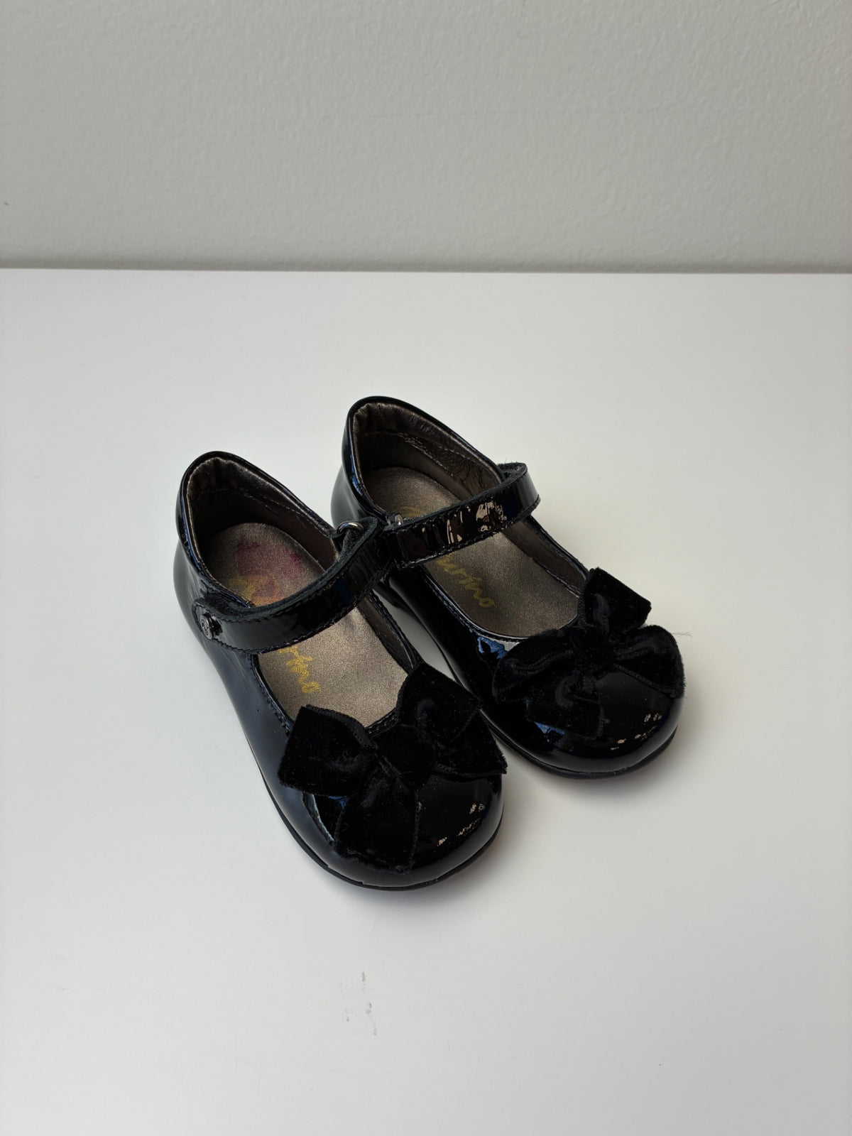 Naturino Shoes - Black Velvet Bow Mary Janes | size Shoe 6