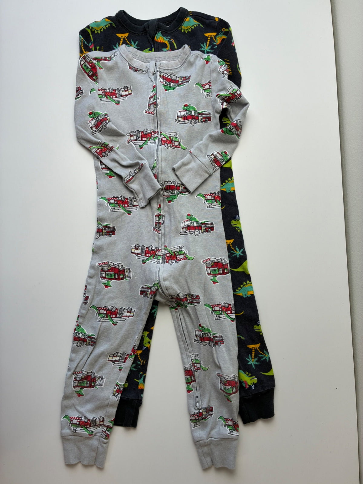 Old Navy Pajamas - Multicolor 2-pack 2 way zipper snug fit | size 2T