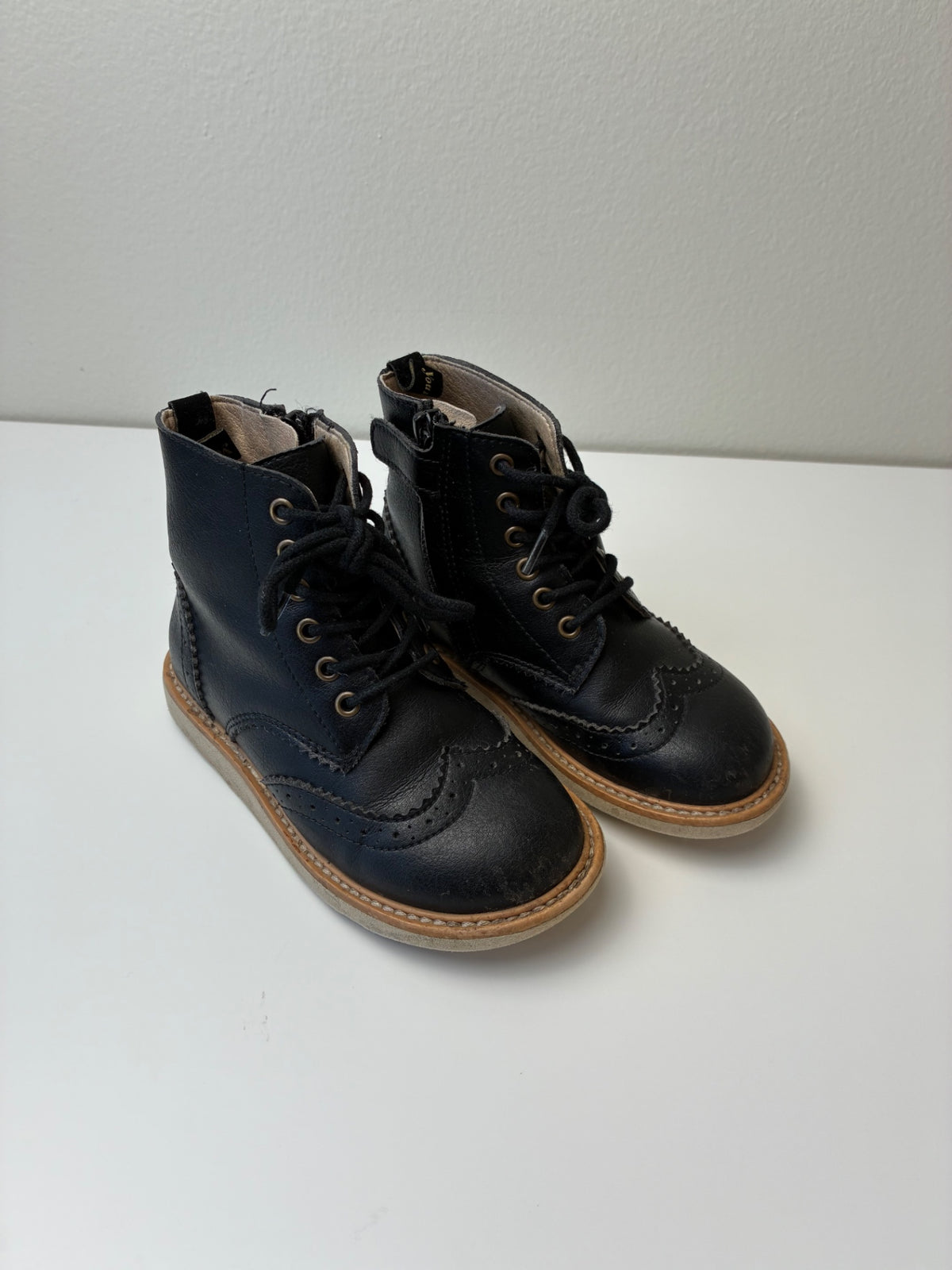 Young Soles Shoes - Black Sidney Brogue Leather Boot | size Shoe 9