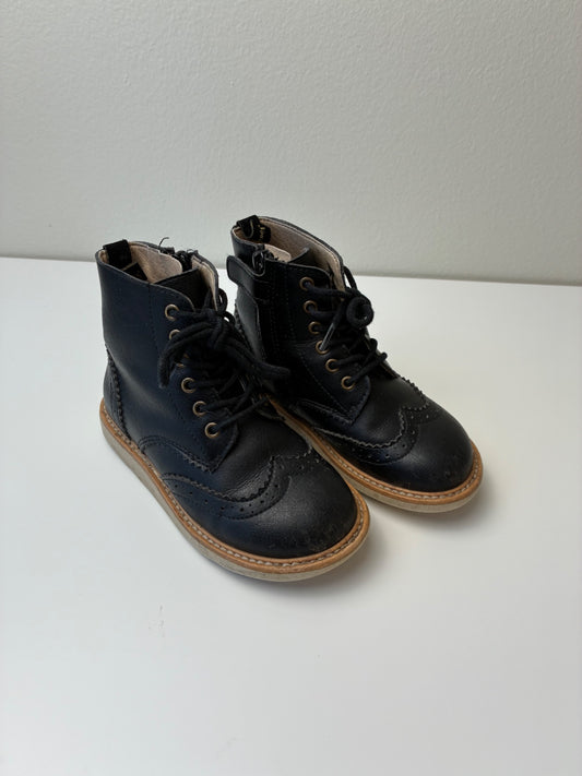 Young Soles Shoes - Black Sidney Brogue Leather Boot | size Shoe 9