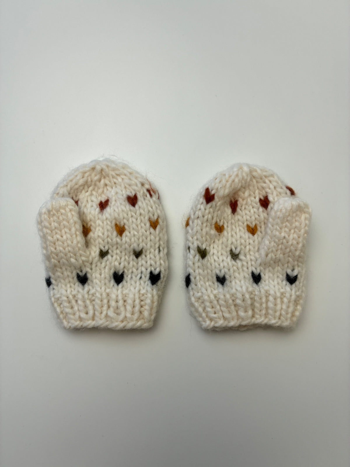 The Blueberry Hill Mittens - Cream Rainbow Hearts | size 3 - 6 Months