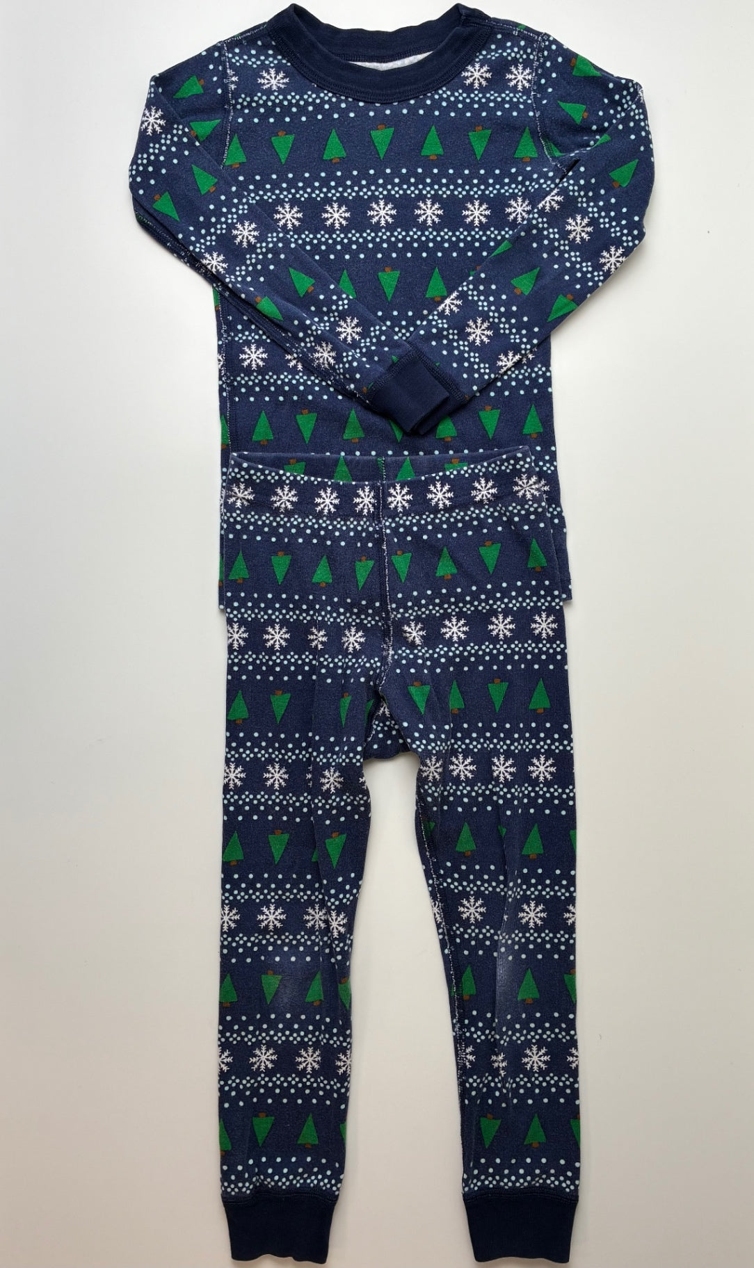 Hanna Andersson 2 Piece Ensemble - Navy Blue Snowflake + Tree Long Sleeve Pajamas | size 5T